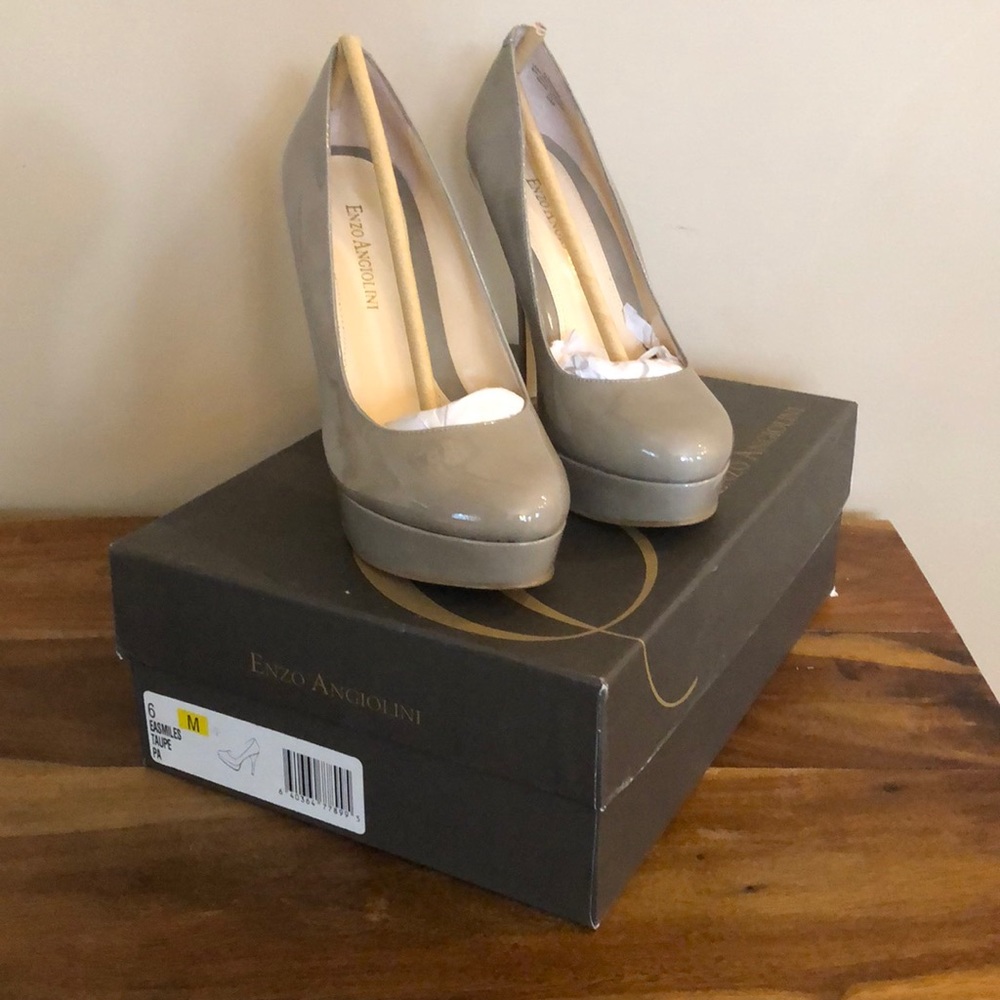 NIB Enzo Angiolini Easmiles Pumps in Taupe